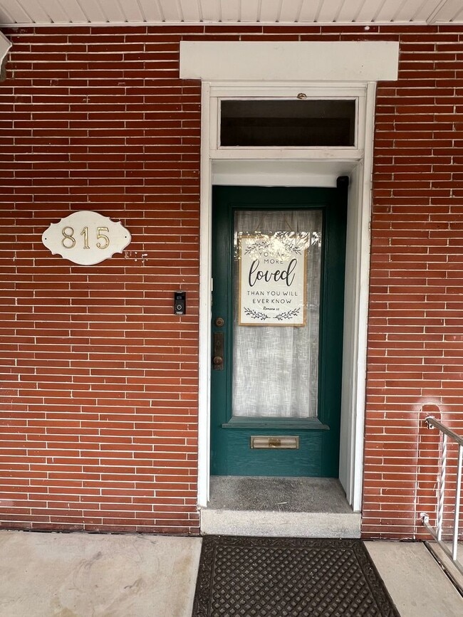 Foto del edificio - Absolutely BEAUTIFUL 1st fl Apartment in t...