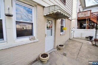 Building Photo - 229 8th St