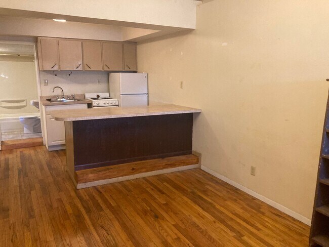 Foto del edificio - Charming 1 Bed / 1 Bath Apartment Near Dow...