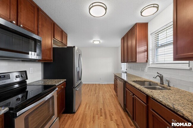 Building Photo - Charming 4BR House in Aurora