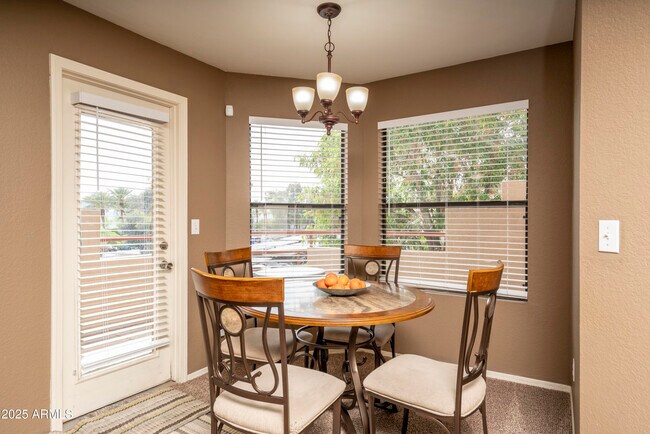 Foto del edificio - 4850 E Desert Cove Ave