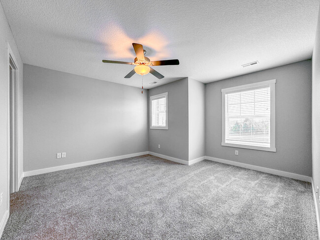 Foto del edificio - 2701 NW Kate Shelley Ln