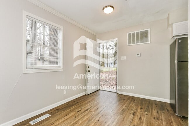 Building Photo - 7801 Bradley Dr