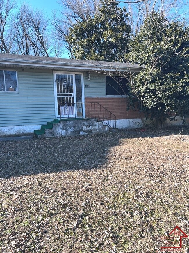 Building Photo - 409 Donaldson Rd
