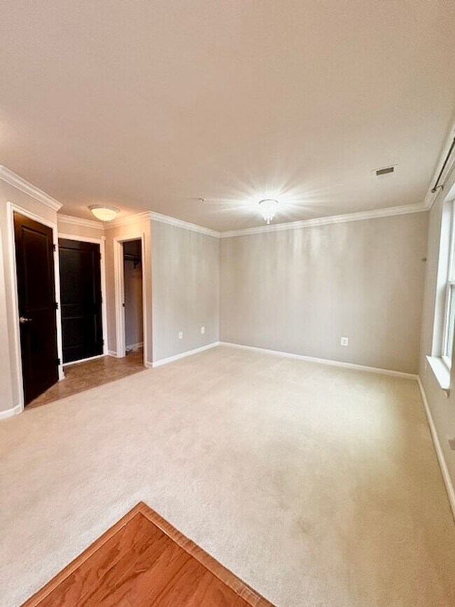 Building Photo - 3542 Spring Street S