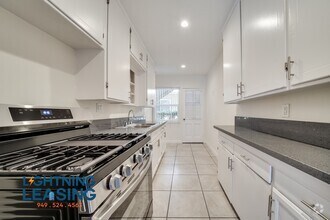Building Photo - 1625 Normandie Ave