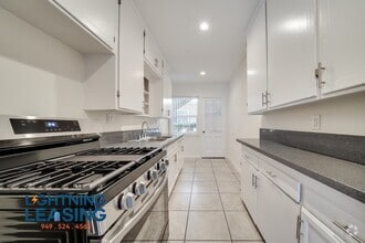Building Photo - 1625 Normandie Ave