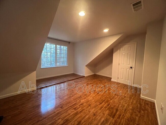 Building Photo - 5510 Poppy Rd