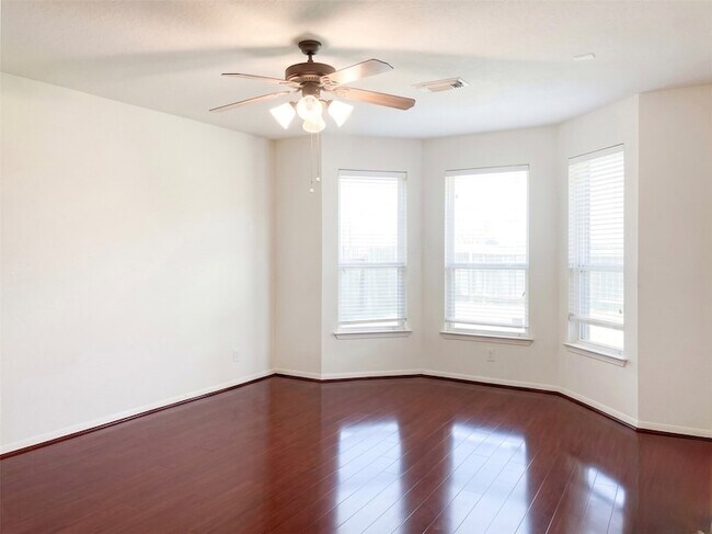 Foto del edificio - 2032 Creek Shore Ln
