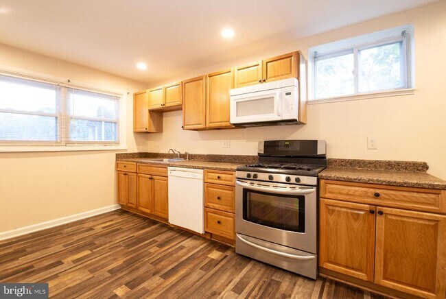 Foto del edificio - 6021 N Norwood St