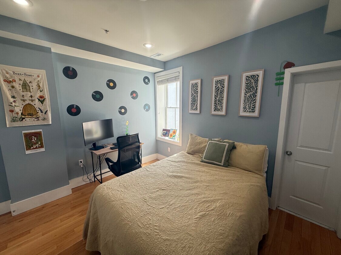 Foto del edificio - 1346 Kenyon St NW