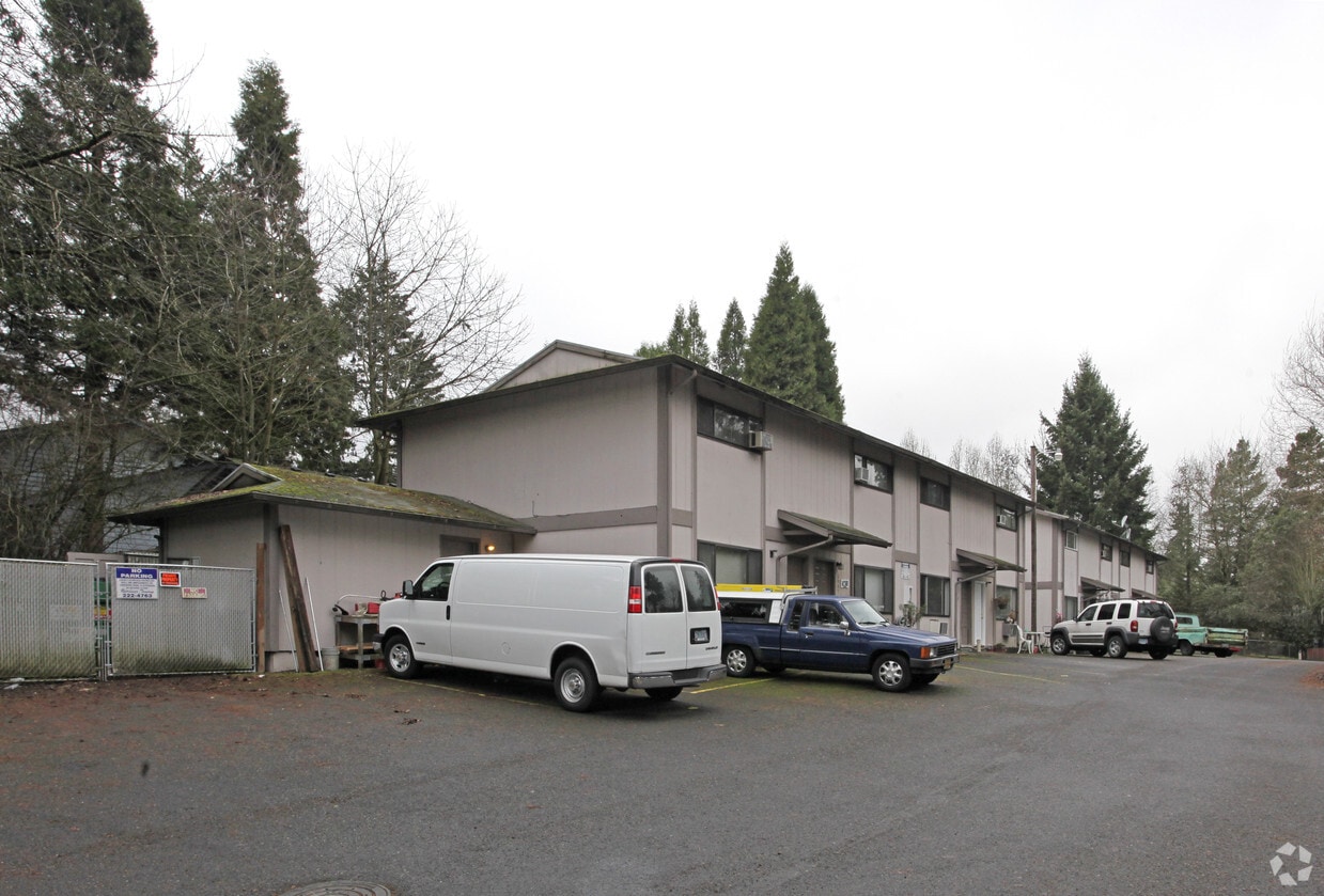 Primary Photo - Greenwood Apartments