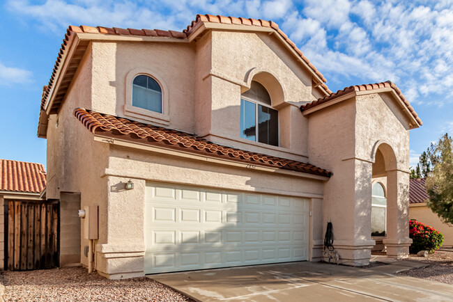 Building Photo - 4Bed/2.5Bath Home on Dobson/Ray! $399 MOVE...