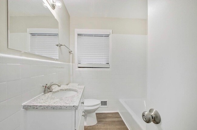 Building Photo - 4596 Sahara Dr SW