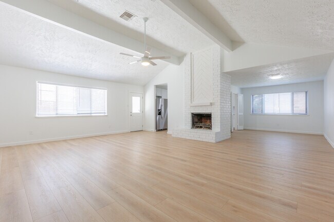 Foto del edificio - 8311 Quail Burg Ln