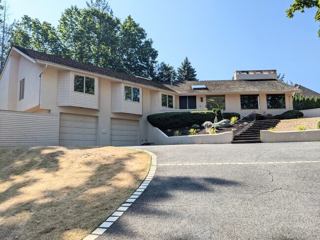 208 Hawthorn Rd Bellingham Wa 98225 House For Rent In Bellingham Wa Apartments Com