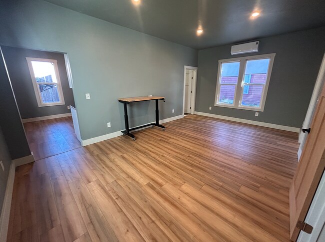 Foto del edificio - Stunning Remodeled 4 BR in North Missoula