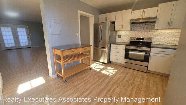 Foto del edificio - 2 br, 1.5 bath House - 7021 Traditional Dr...