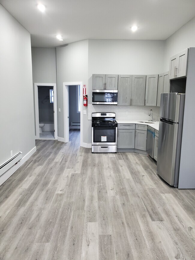 Foto del edificio - 372 Forrest St