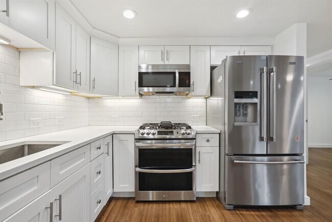 Foto del edificio - 3204 Goodwin Ave