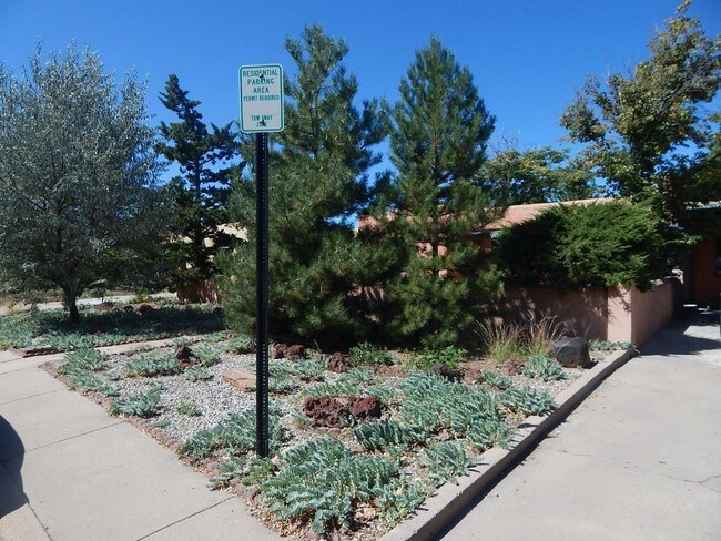 Foto del edificio - 1208 Galisteo Pkwy