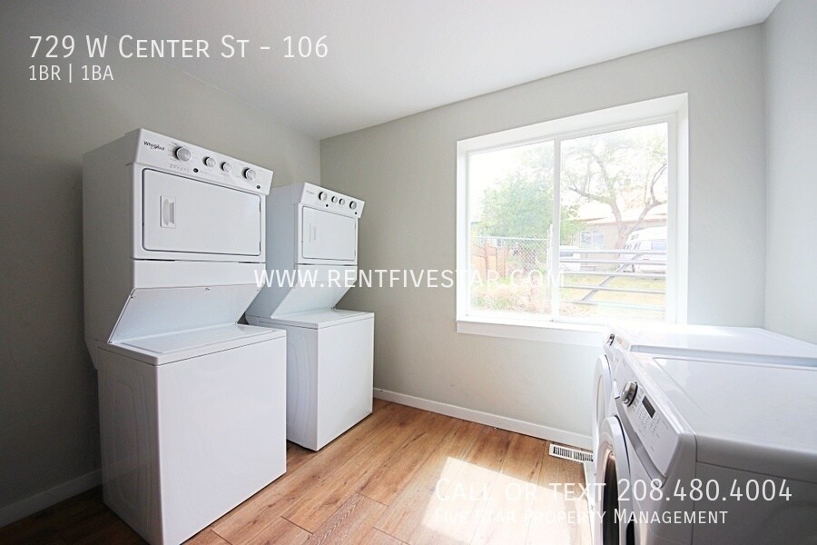 Building Photo - 729 W Center St