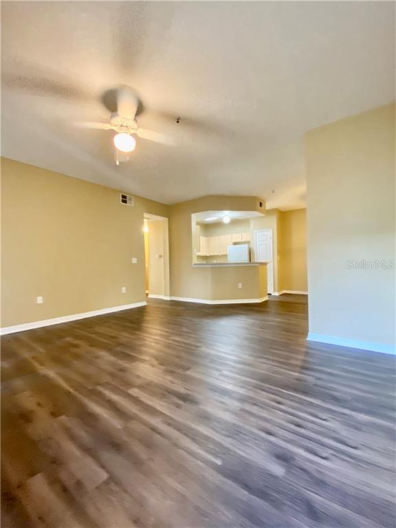 Building Photo - 2025 Erving Cir