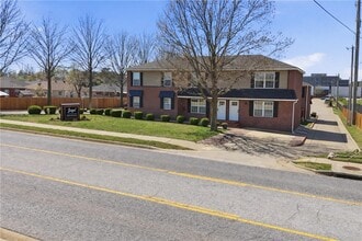 Building Photo - 2404 SE Jayel Terrace