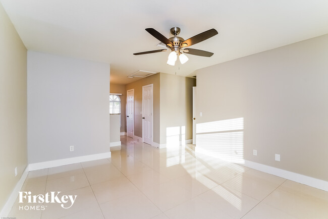 Foto del edificio - 4113 SW 8th Pl