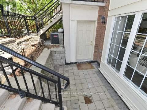 Building Photo - 5-1545 Everson Dr