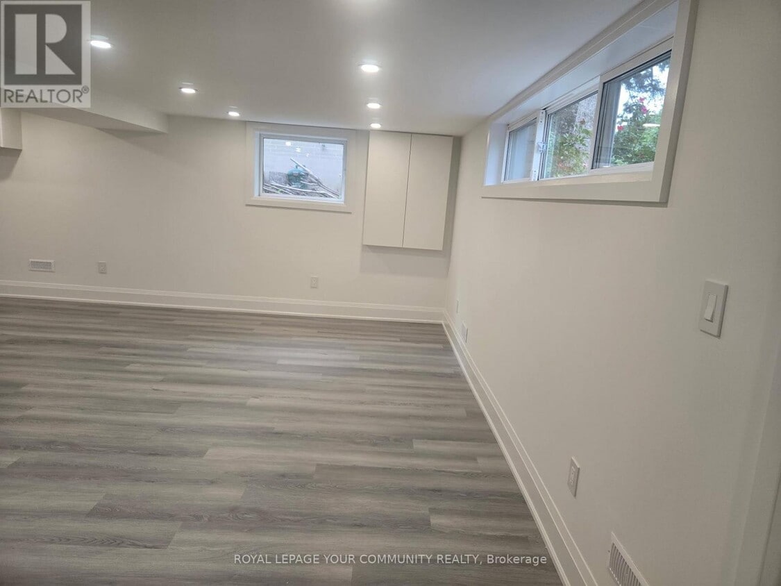 Photo principale - 19 Beaverton Rd S