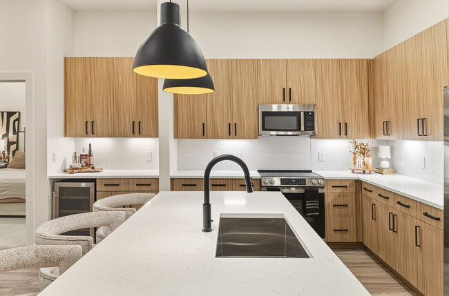 Building Photo - The Vixen