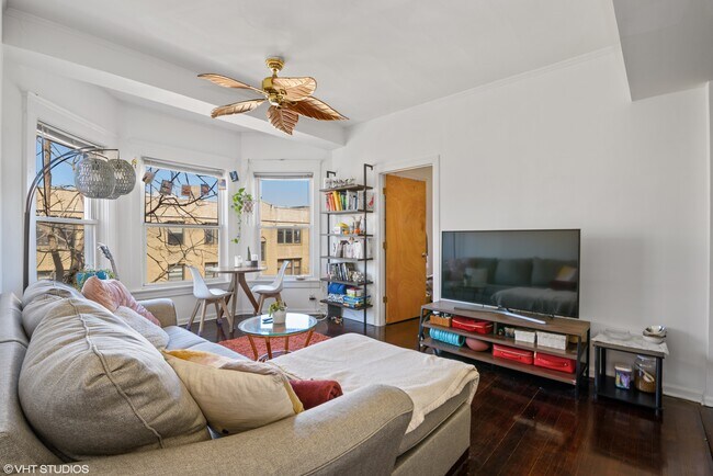 Foto del edificio - 1149 W Cornelia Ave