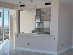 Building Photo - 2777 Paradise Rd
