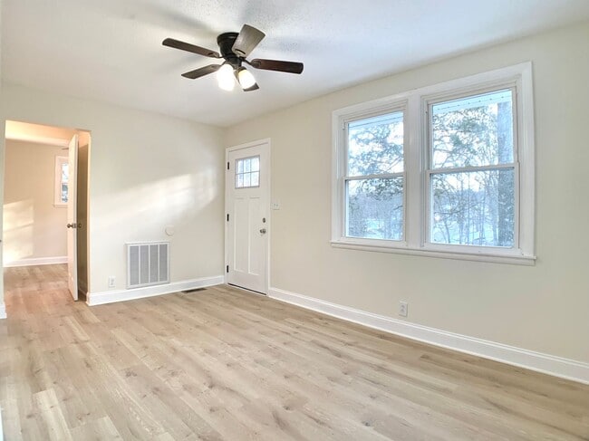 Building Photo - 845 Britton Springs Rd