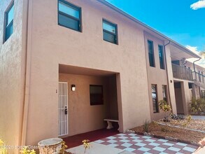 Building Photo - 555 Aster Ct