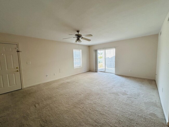 Building Photo - 17 Rosewood Ct