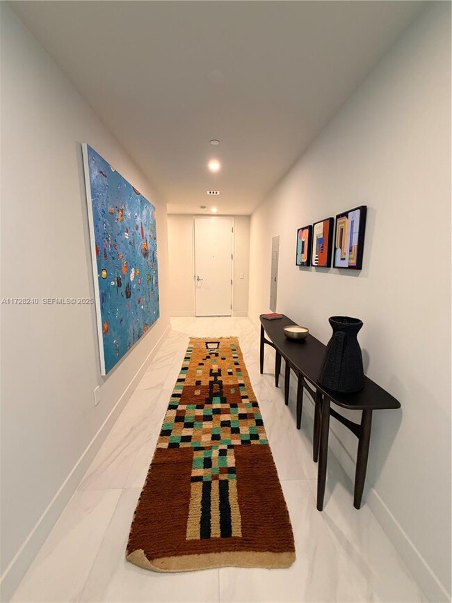 Building Photo - 17550 Collins Ave