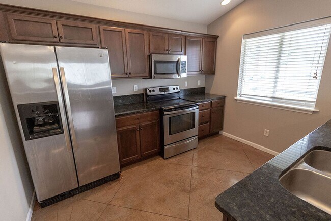 Foto del edificio - Nowells Subdivision Town Homes - Fully Furnished and Utilities Included