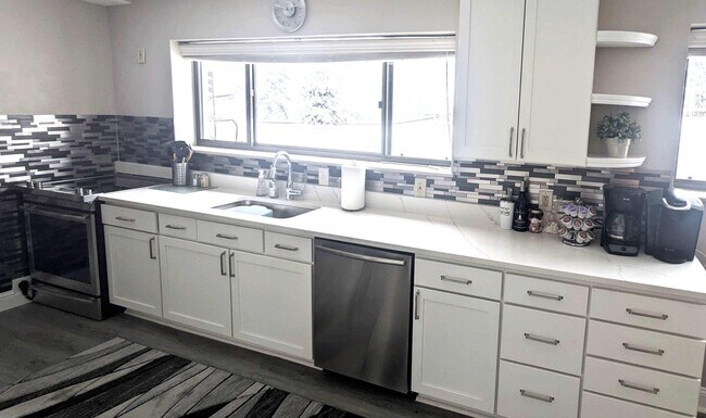 Foto del edificio - 34 Lookout Mountain Cir