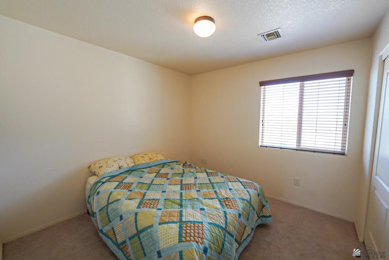 Foto principal - 11626 E 28th Pl