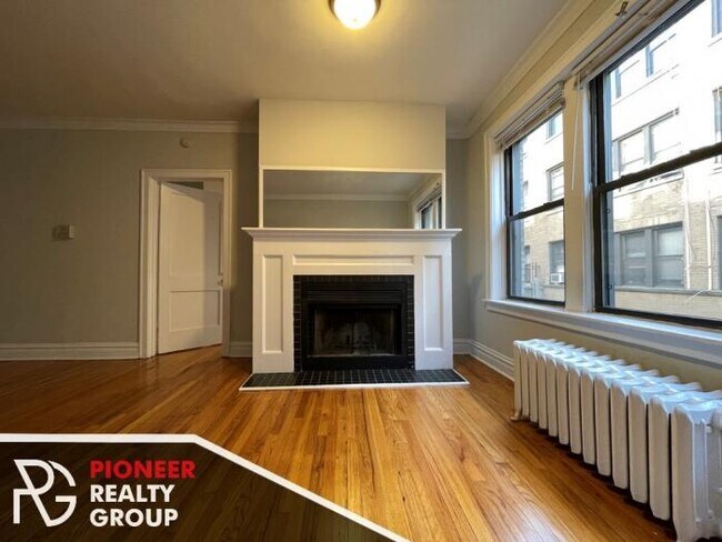 Building Photo - 1 bedroom in CHICAGO IL 60657