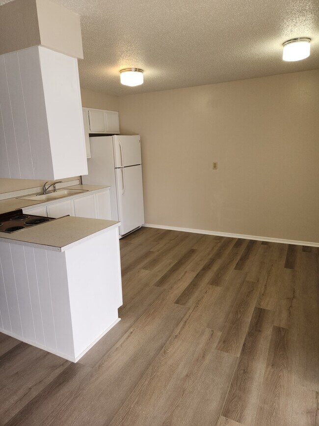 Kitchen - 611 N 4th St