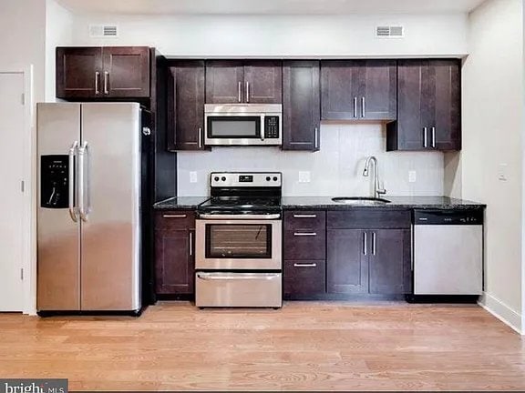 Photo - 328 N 40th St Apartment