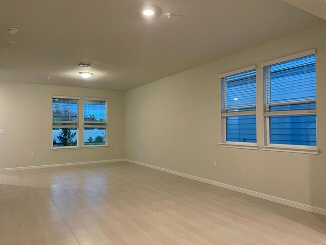 Foto del edificio - Townhome Isles of Lake Nona