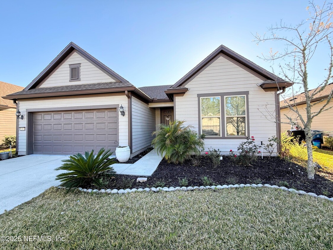 Foto principal - 202 Broomsedge Cir