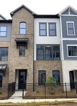 Building Photo - 670 Hudson Wy