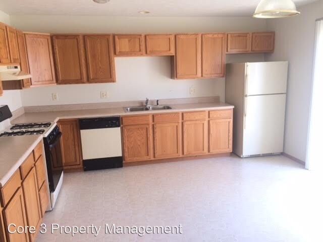 Building Photo - 28 Fetzer Ct