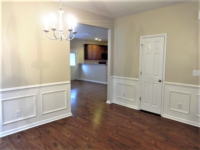 Building Photo - 204 Short Woods Ct