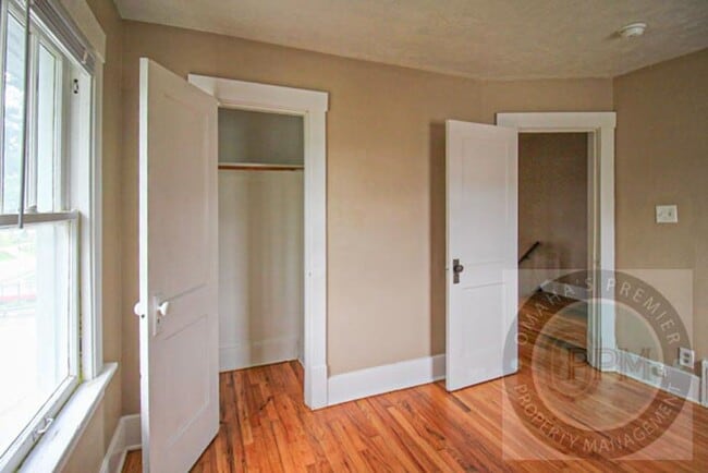 Building Photo - 2114 L St